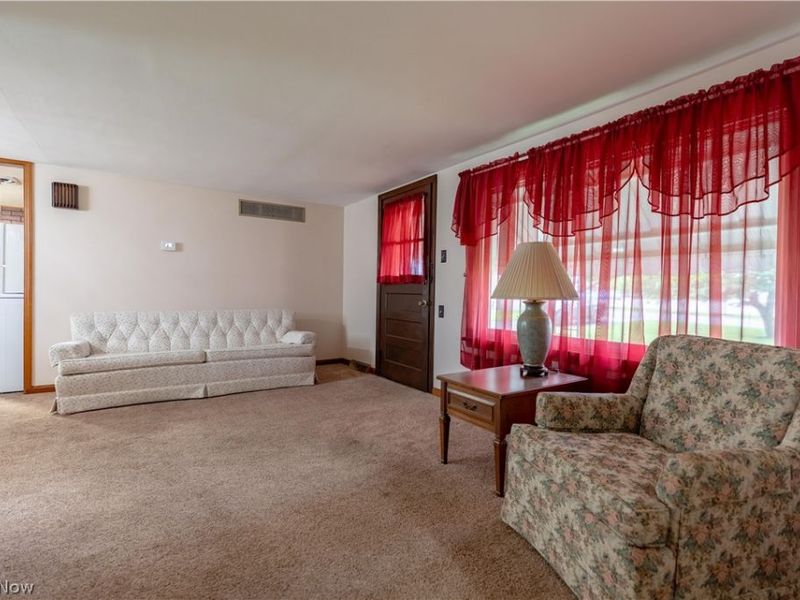 1860 N Freshley Avenue , Alliance, OH 44601 Photo 7