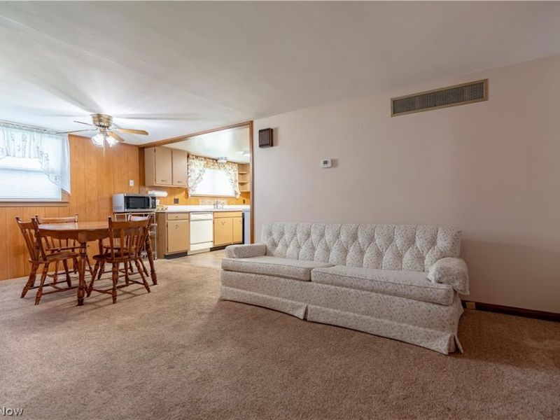 1860 N Freshley Avenue , Alliance, OH 44601 Photo 9