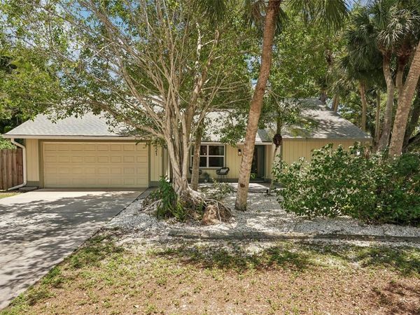 521 AVALON ROAD , VENICE, FL 34293
