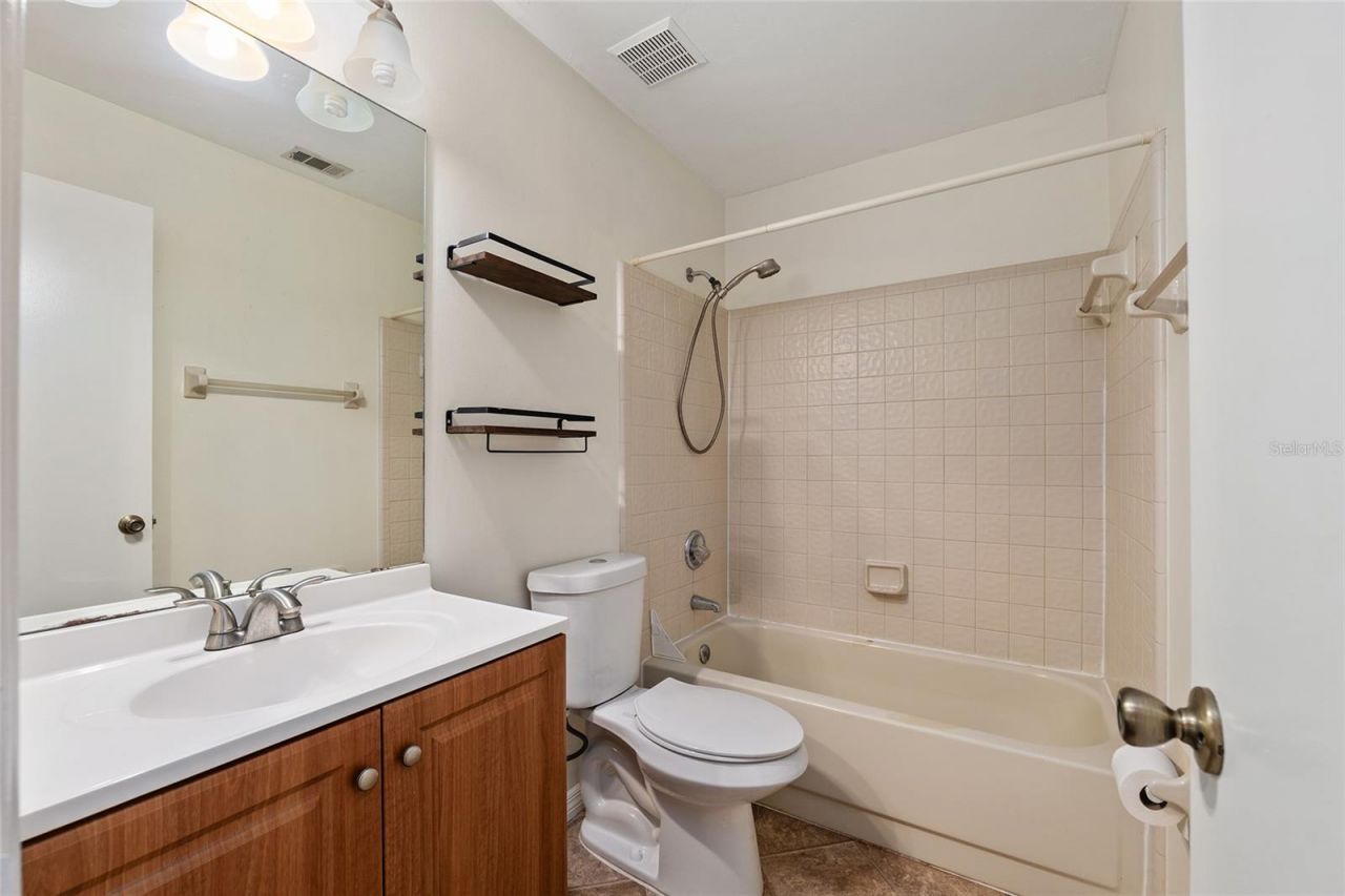900 SW 62nd Boulevard, Unit L76, Gainesville, FL 32607 Photo