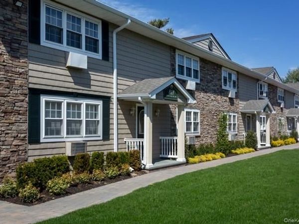 819 Long Island Avenue , Unit 16B, Deer Park, NY 11729