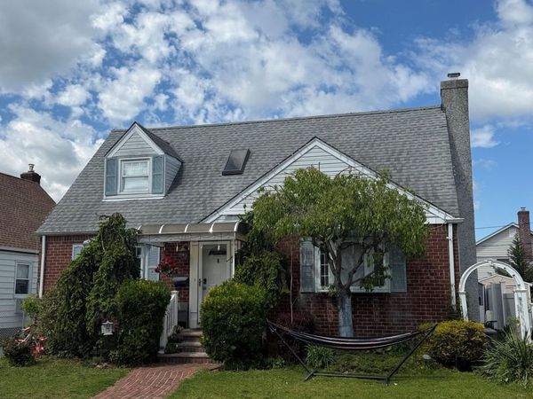 231 Dorchester Road , Garden City, NY 11530