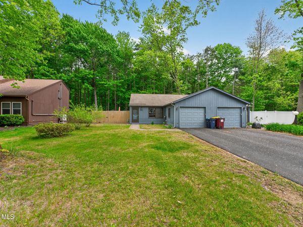 85 Wake Robin Road, Malta, NY 12020