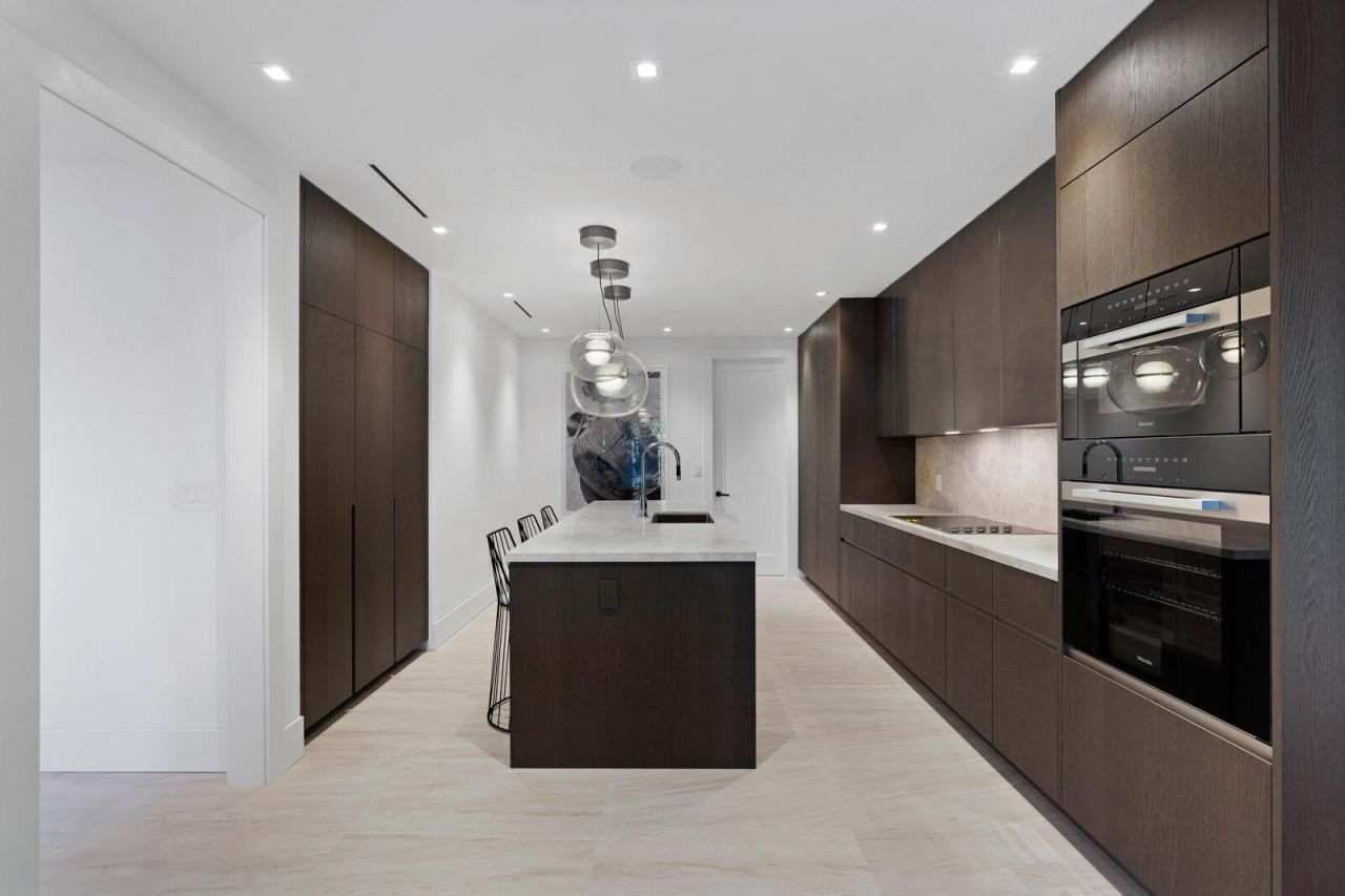 2219 E Ibis Isle Rd Road E, Palm Beach, FL 33480 Photo