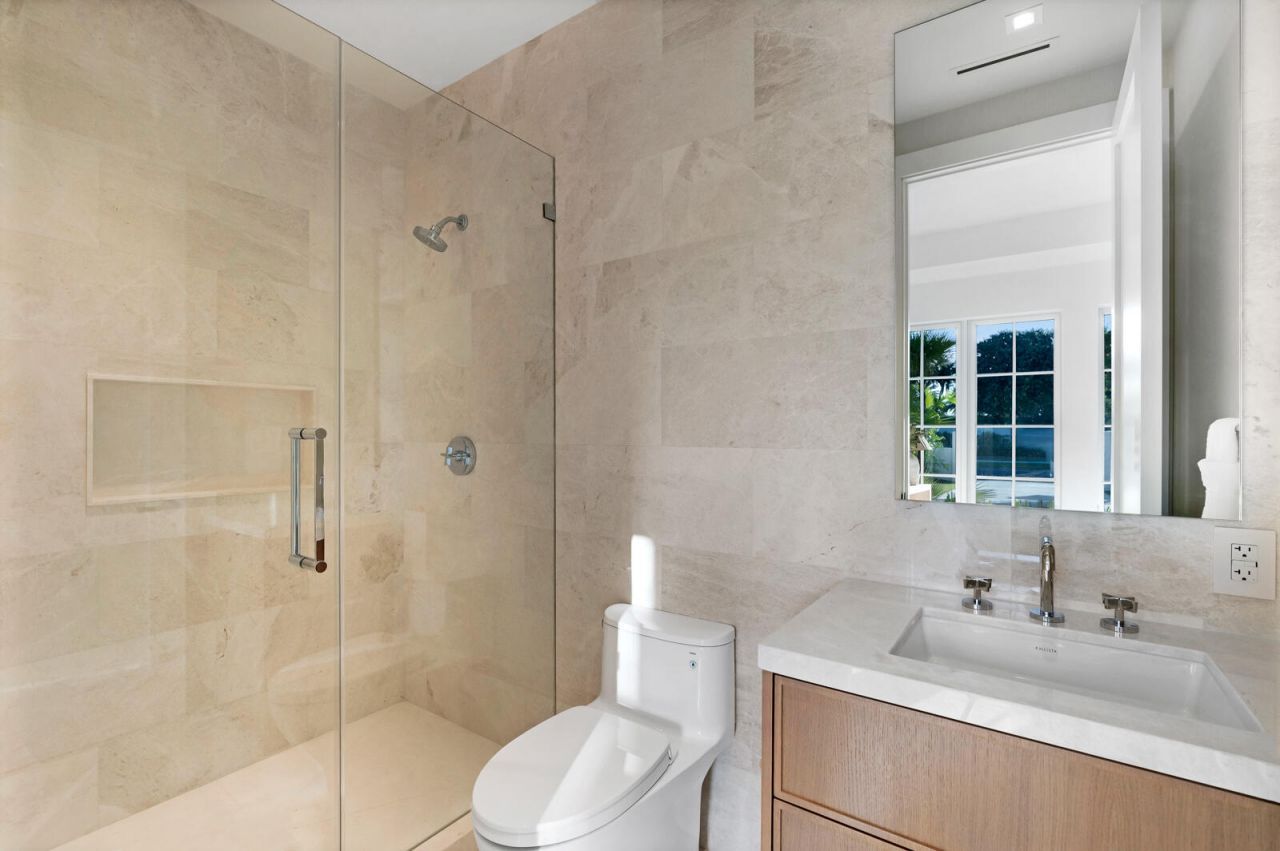 2219 E Ibis Isle Rd Road E, Palm Beach, FL 33480 Photo