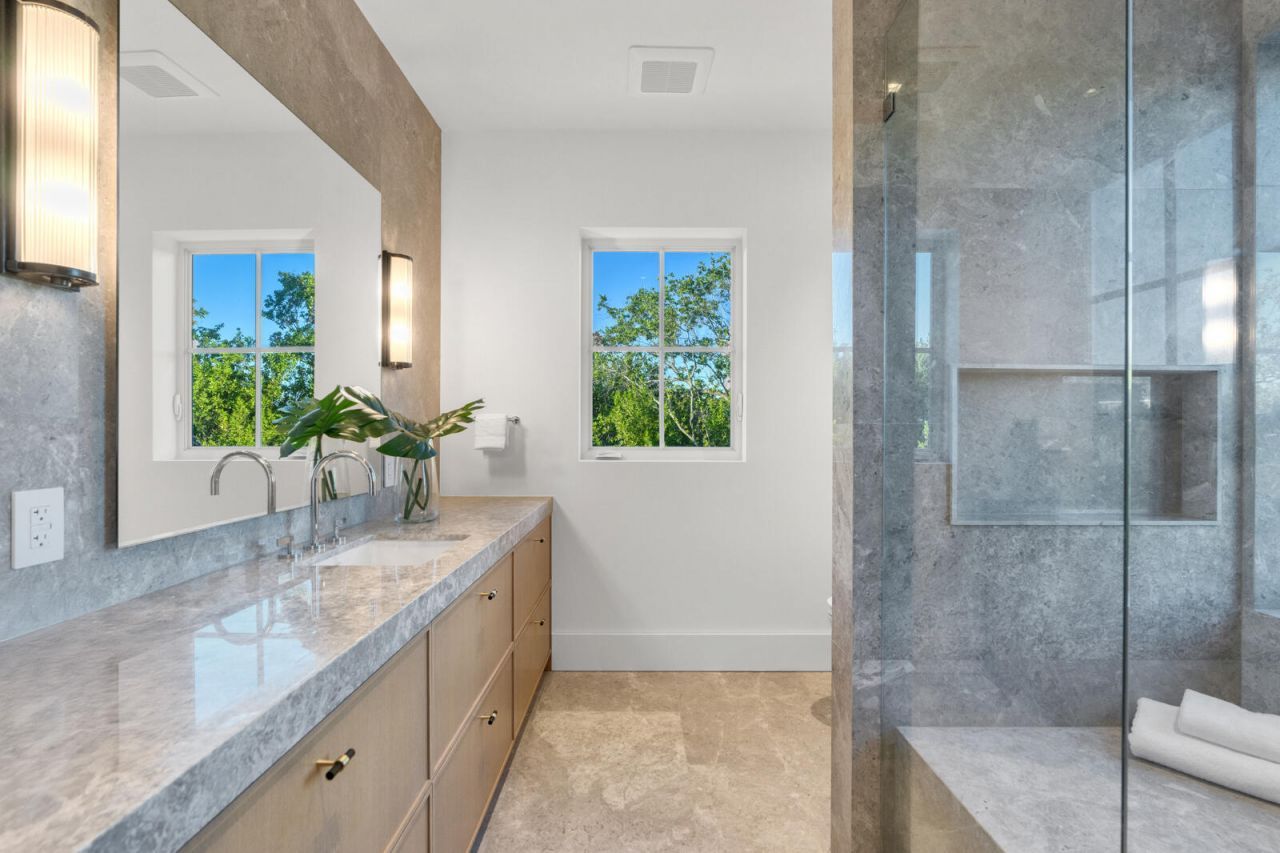 2219 E Ibis Isle Rd Road E, Palm Beach, FL 33480 Photo