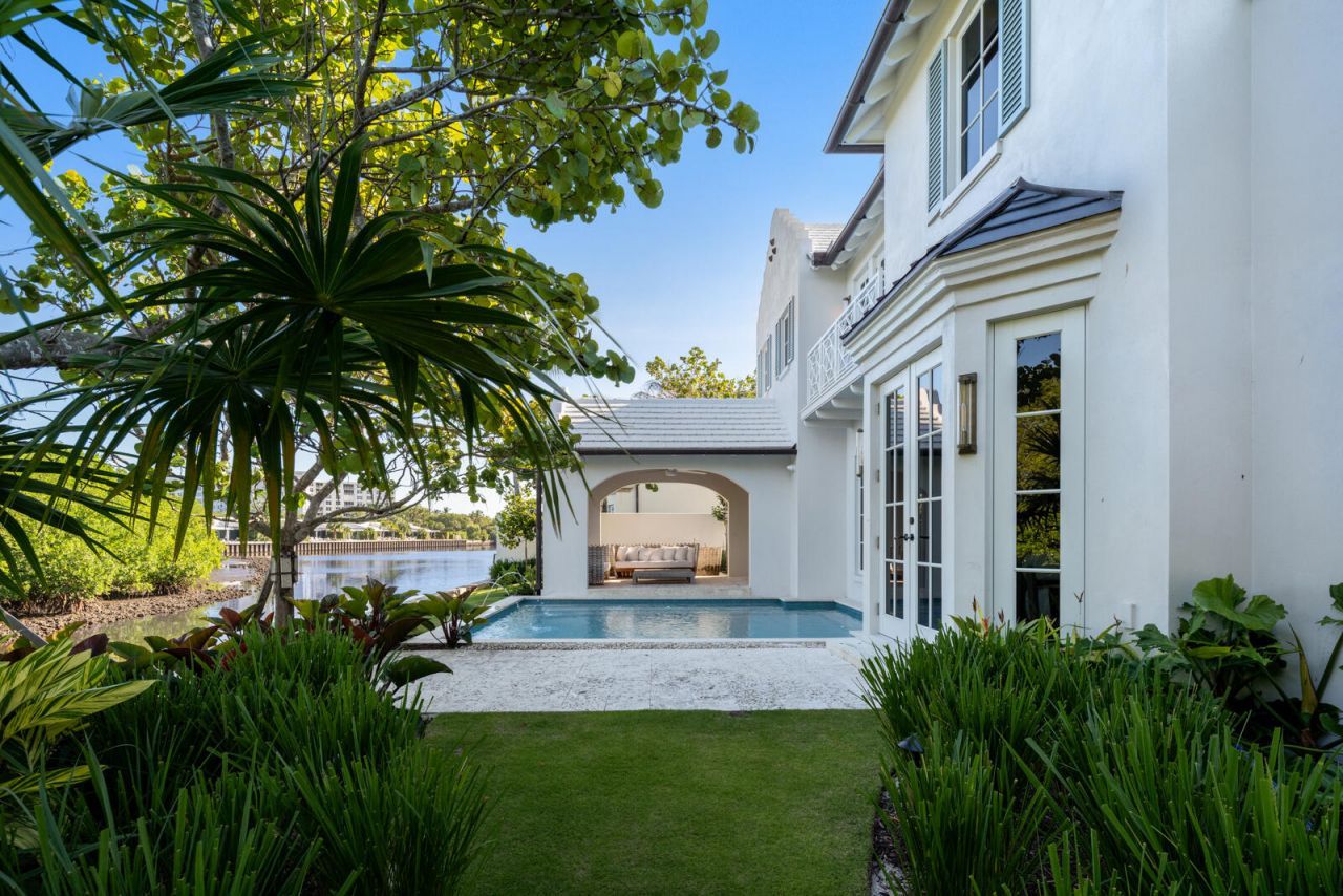 2219 E Ibis Isle Rd Road E, Palm Beach, FL 33480 Photo