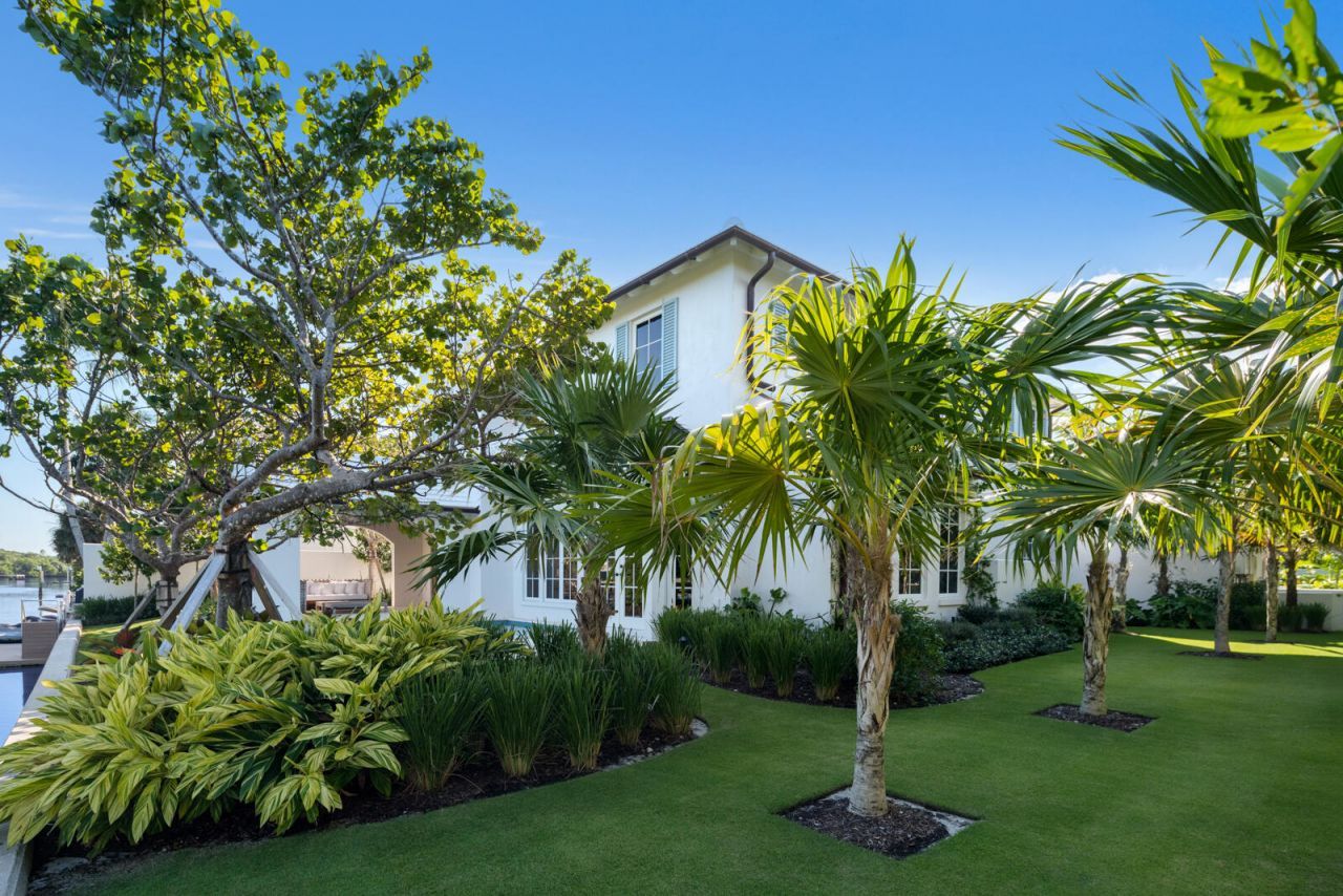2219 E Ibis Isle Rd Road E, Palm Beach, FL 33480 Photo