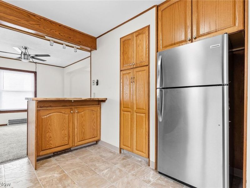 1905 Tampa Avenue , Cleveland, OH 44109 Photo 13