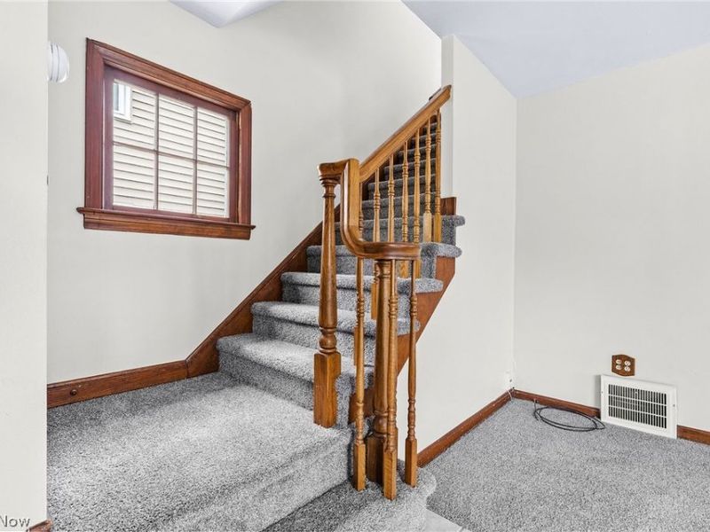 1905 Tampa Avenue , Cleveland, OH 44109 Photo 17
