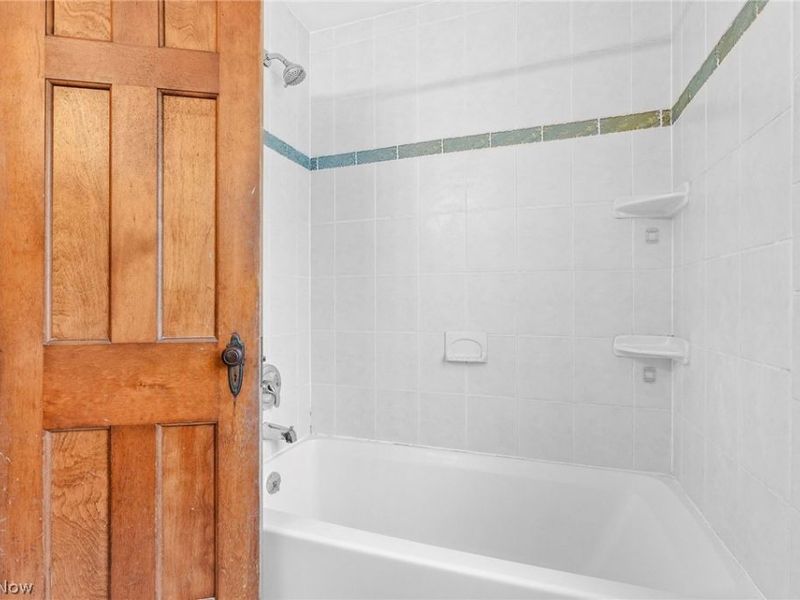 1905 Tampa Avenue , Cleveland, OH 44109 Photo 20
