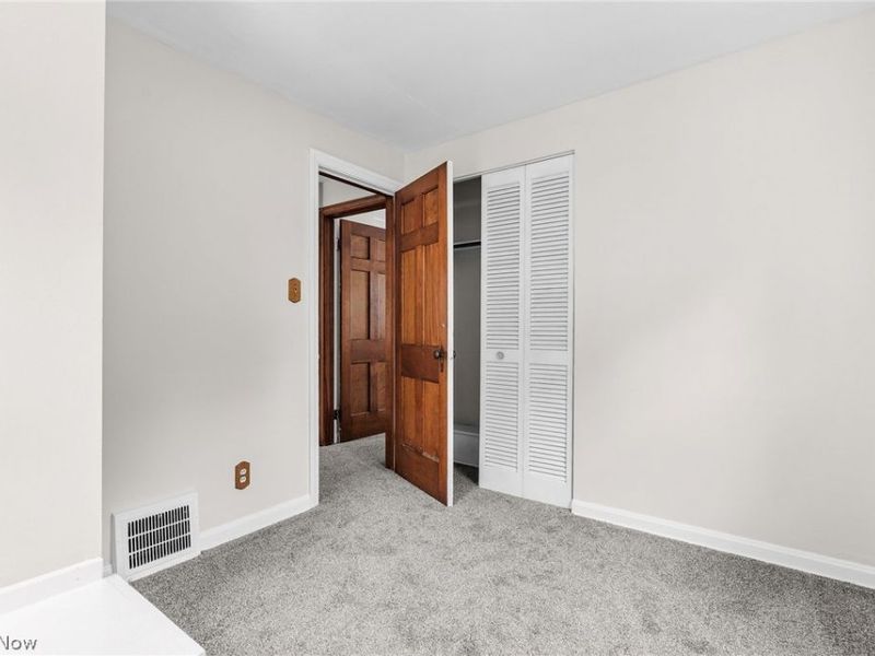 1905 Tampa Avenue , Cleveland, OH 44109 Photo 22
