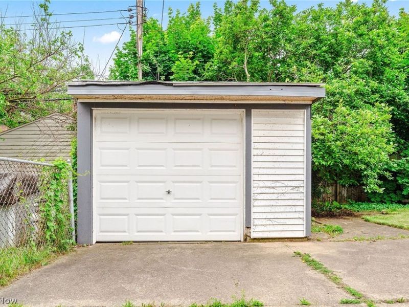 1905 Tampa Avenue , Cleveland, OH 44109 Photo 38