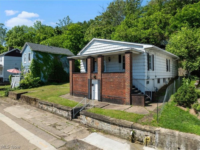 1923 Guernsey Street, Bellaire, OH 43906 Photo 2