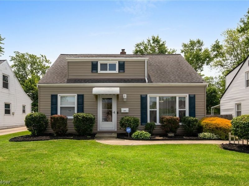 27030 Farringdon Avenue , Euclid, OH 44132 Photo 1