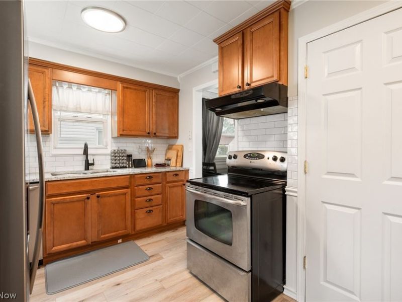 27030 Farringdon Avenue , Euclid, OH 44132 Photo 12