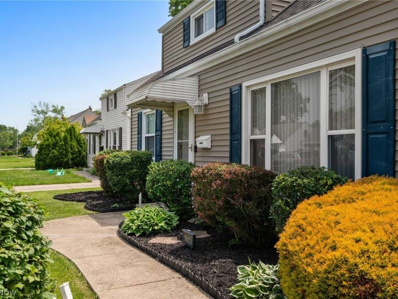 27030 Farringdon Avenue , Euclid, OH 44132 Photo 31