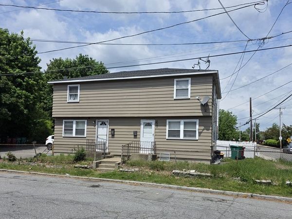 160 Orleans St., Lowell, MA 01580