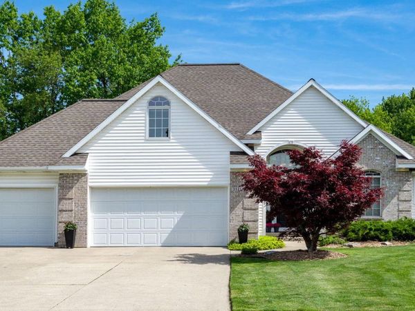3521 Sunrise Lane NW, Grand Rapids, MI 49534