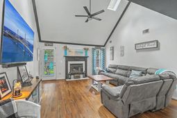 188 Bamert Street photo 4