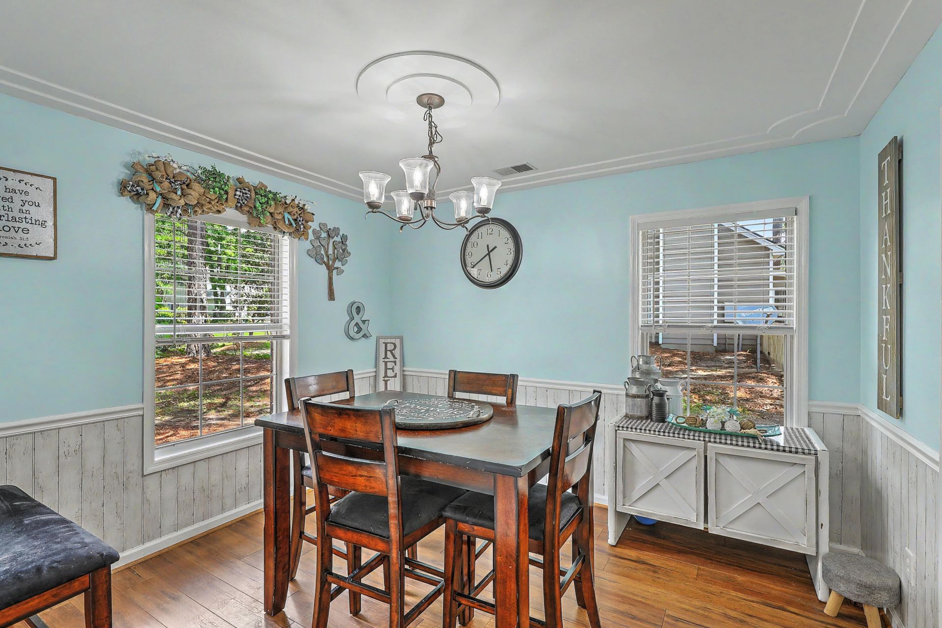 188 Bamert Street Photo 4