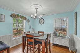 188 Bamert Street photo 4