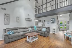 188 Bamert Street photo 4