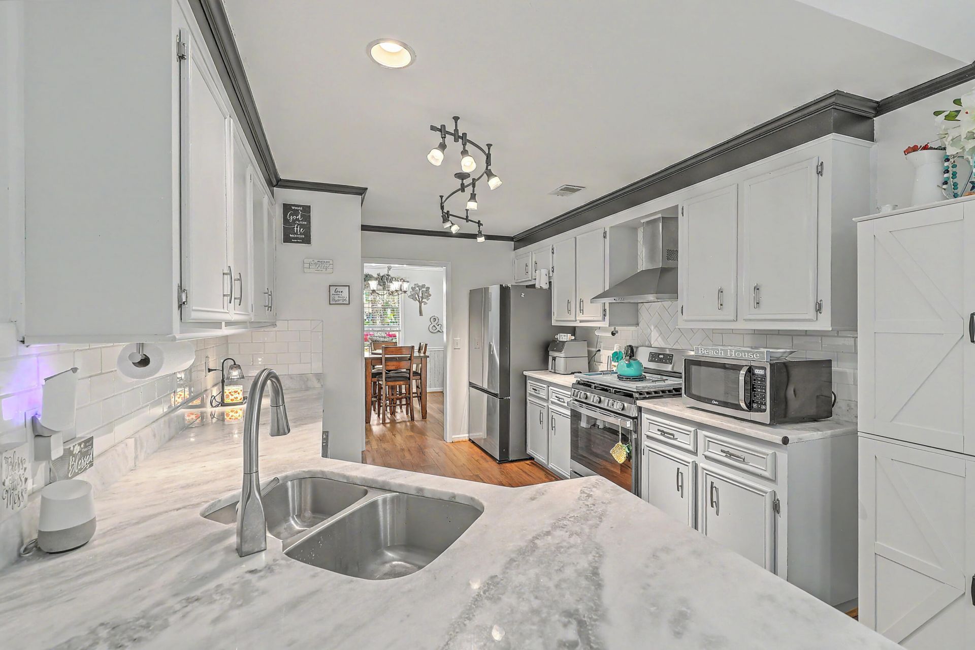 188 Bamert Street Photo 8
