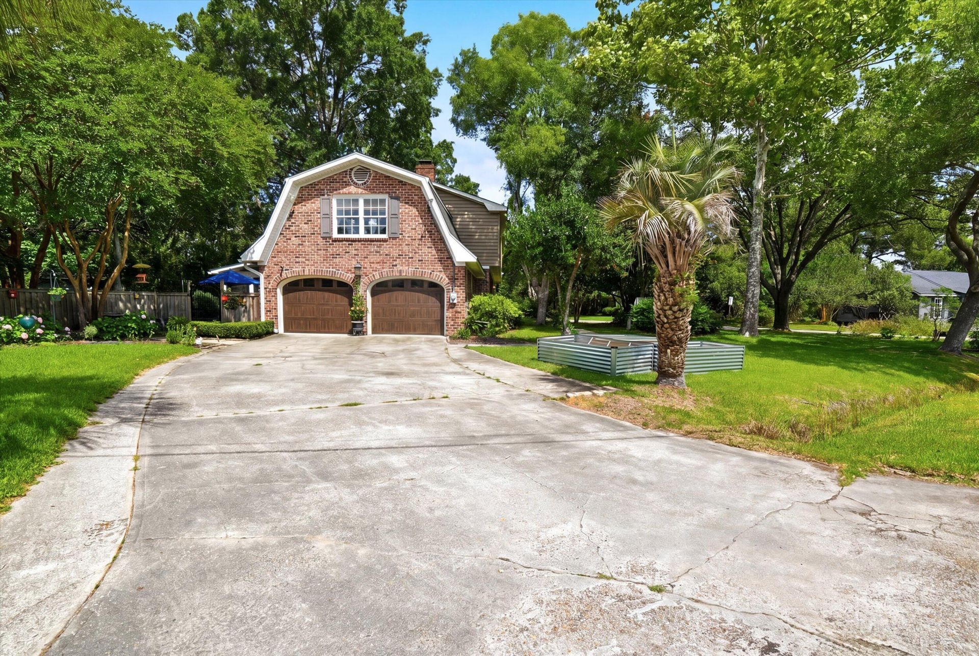 49 Markfield Drive Photo 4