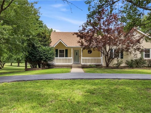 12306 E Brookfield Drive, Peculiar, MO 64078