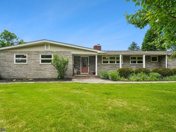 21 Wayside Ln, Clinton, NJ 08833