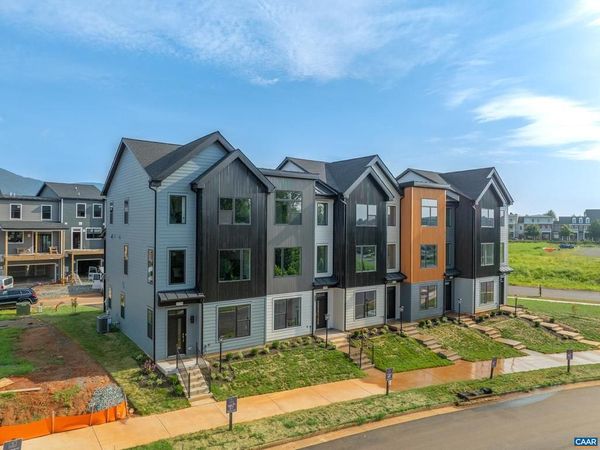 18B WARDELL CREST, CHARLOTTESVILLE, VA 22902