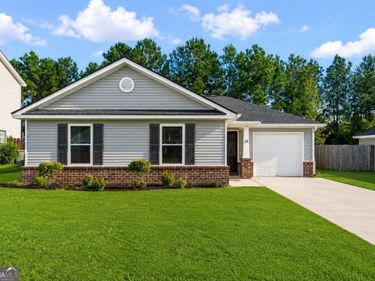 28 Twin Oaks Place, Savannah, GA 31407