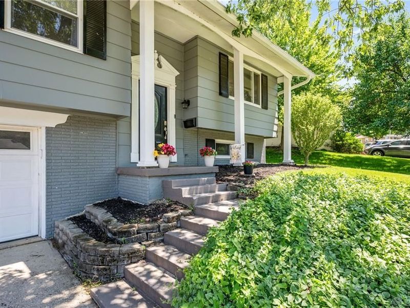 337 Graceland Drive, West Carrollton, OH 45449 Photo 2