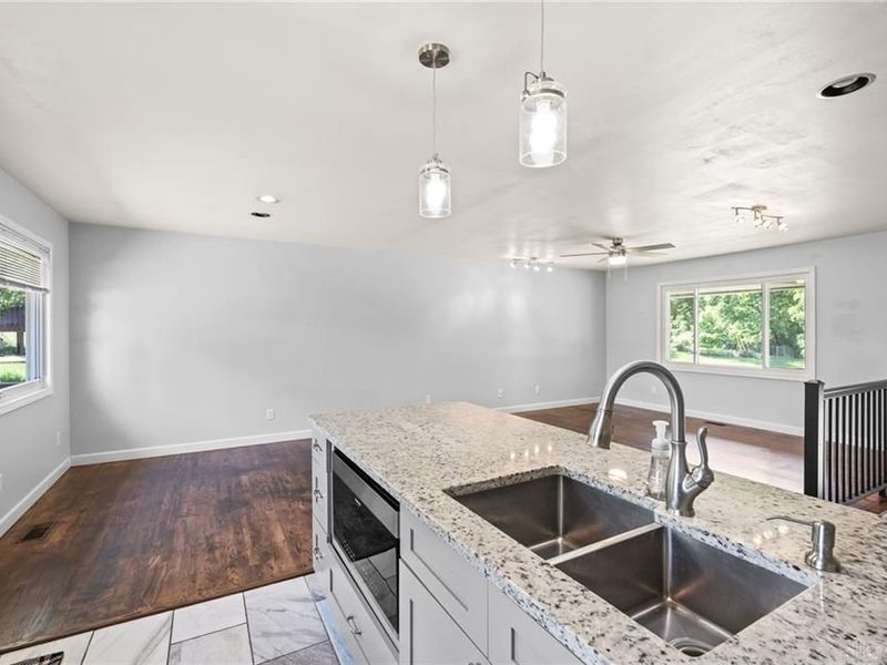 337 Graceland Drive, West Carrollton, OH 45449 Photo 9