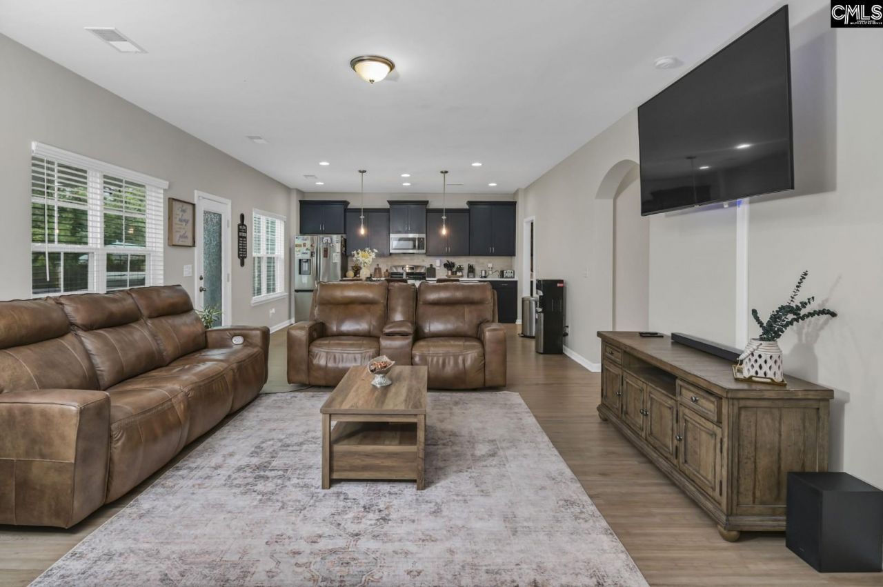 608 Frow Drive  Photo 10
