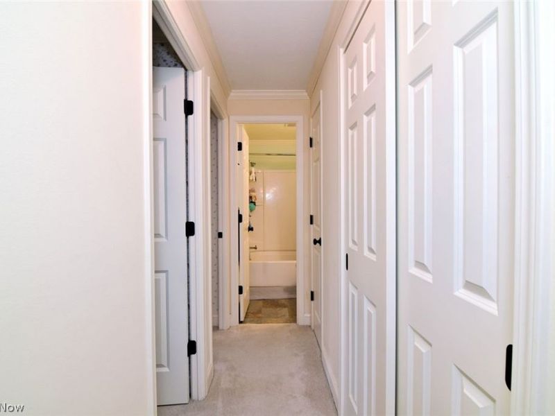 5009 Nob Hill Drive, Unit B2, Chagrin Falls, OH 44022 Photo 14