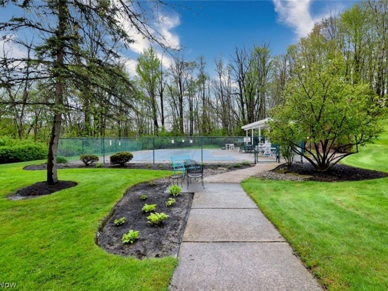 5009 Nob Hill Drive, Unit B2, Chagrin Falls, OH 44022 Photo 22
