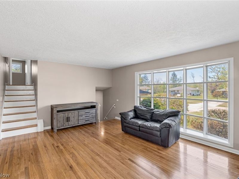 34600 W Sharondale Drive, Solon, OH 44139 Photo 5