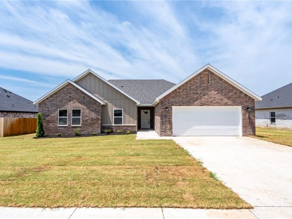 117 N Panther Avenue, Farmington, AR 72730
