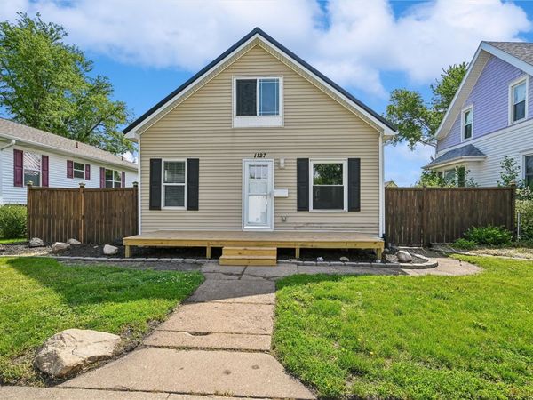 1127 10th Street NW, Cedar Rapids, IA 52405
