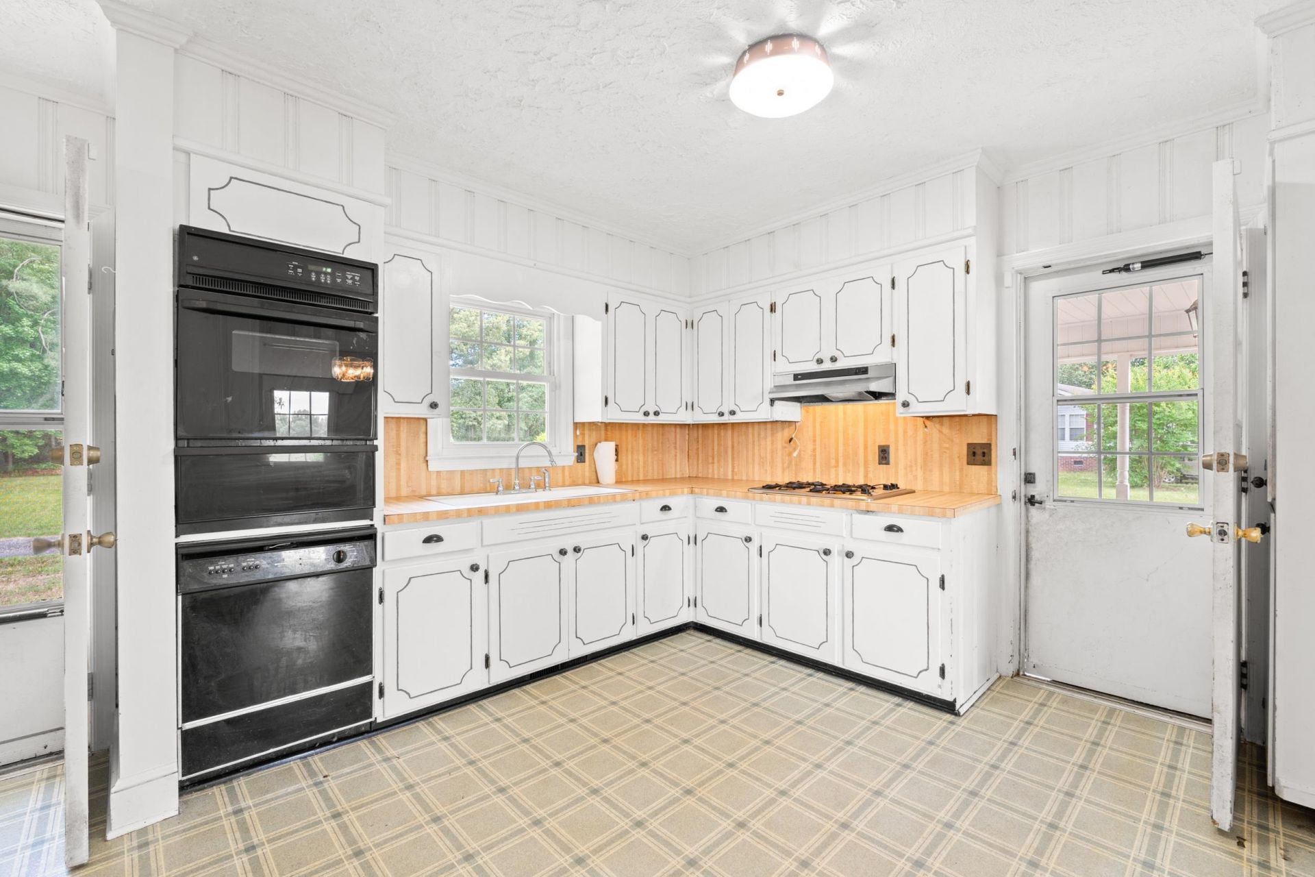 3895 Highway 430  Photo 6