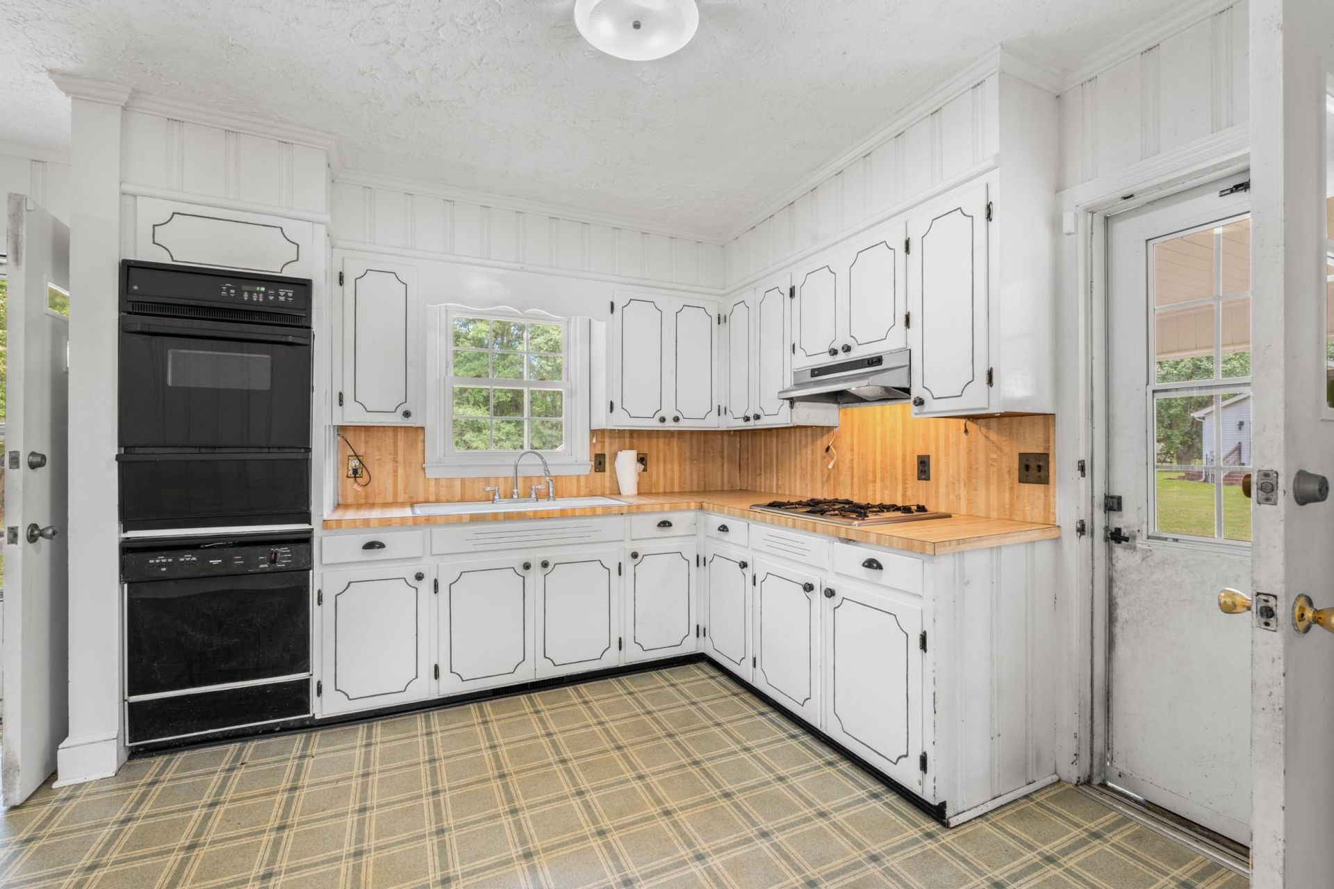 3895 Highway 430  Photo 7