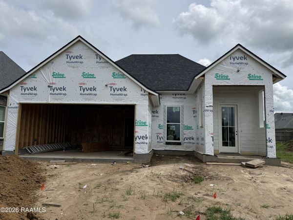 136 Lakes Edge Drive , Broussard, LA 70518