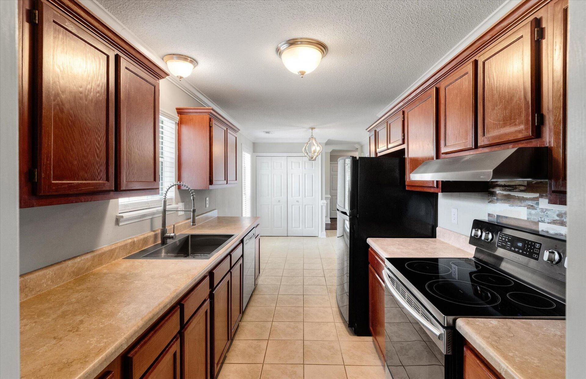 320 Indigo Road Photo 10