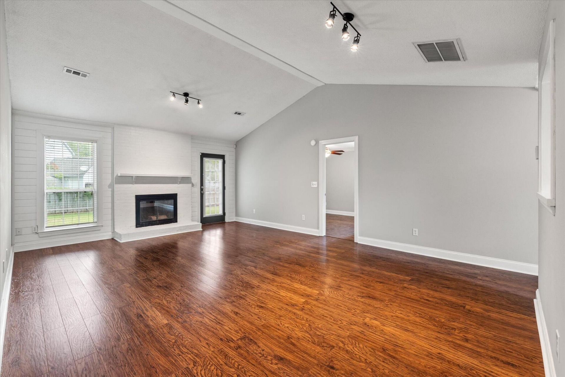 320 Indigo Road Photo 5