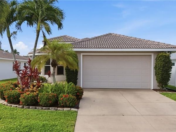 736 110th AVE N, NAPLES, FL 34108