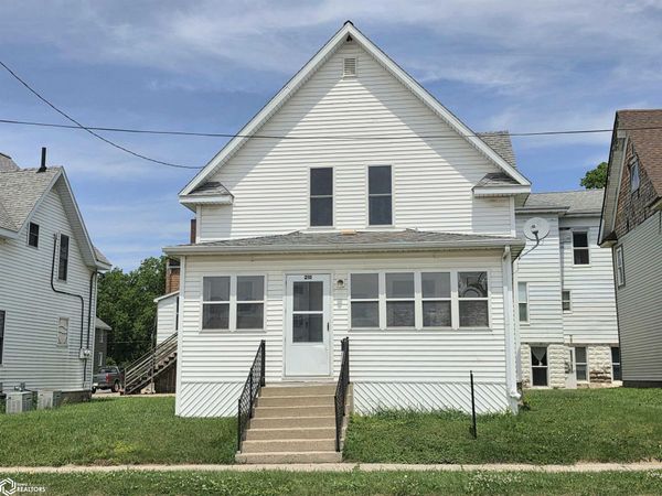 210 1st St SW, Mason City, IA 50401