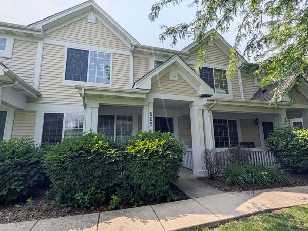 669 Lincoln Station Drive , Unit 669, Oswego, IL 60543