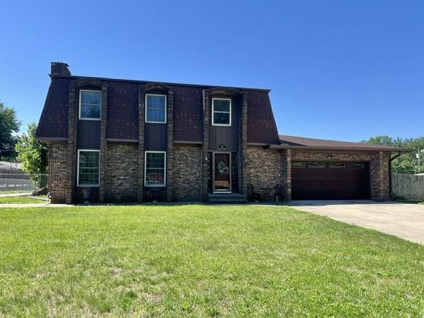 107 Hilltop Street , Colona, IL 61241